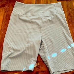 Girlfriend Collective Teal Biker Shorts size Large